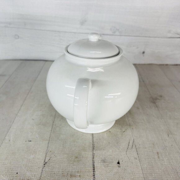 Pottery Barn THE GREAT WHITE COLLECTION Solid 7 Cups Stoneware Lidded Teapot - Picture 3 of 16